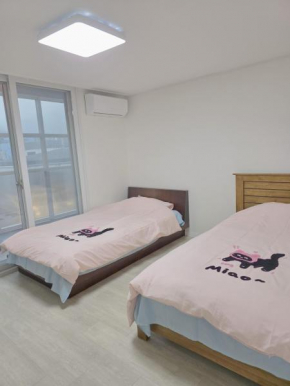 The first Hongdae stay